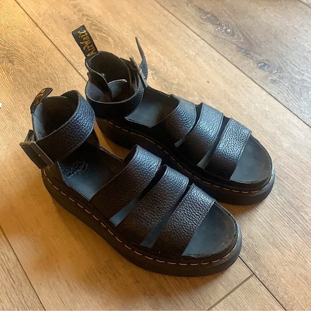 🆕 NWOT Clarissa Leather Platform Sandal